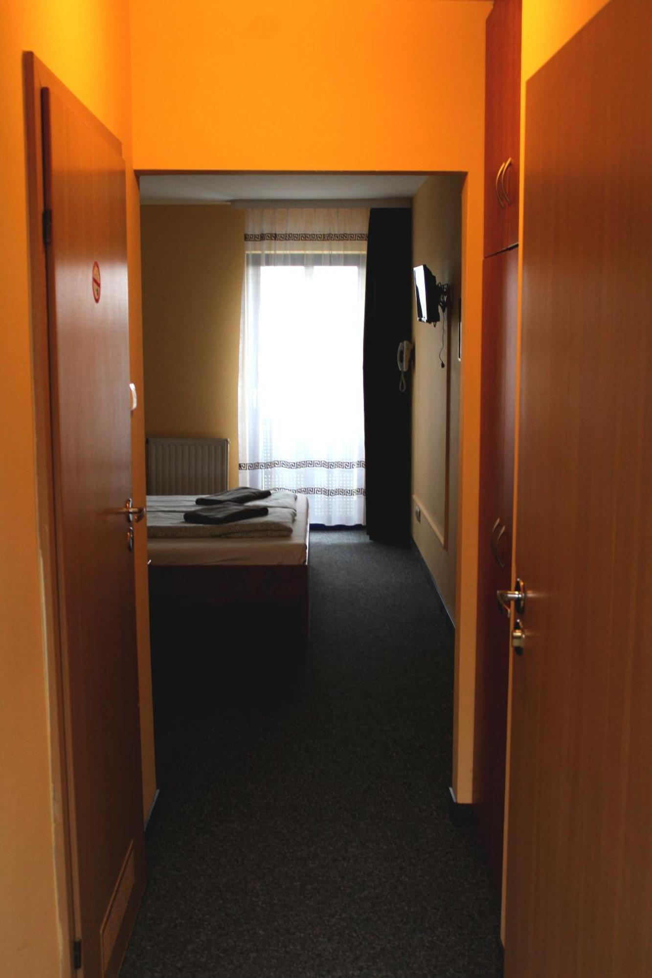 Hotel Kreator-Sport Краков Экстерьер фото
